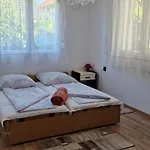 Boni Nyaralohaz * Balatonboglár